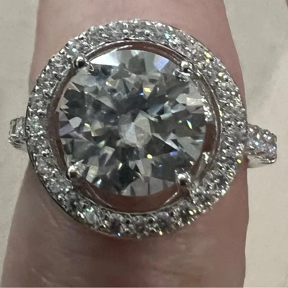 Sterling Silver Moissanite Ring - Picture 1 of 3